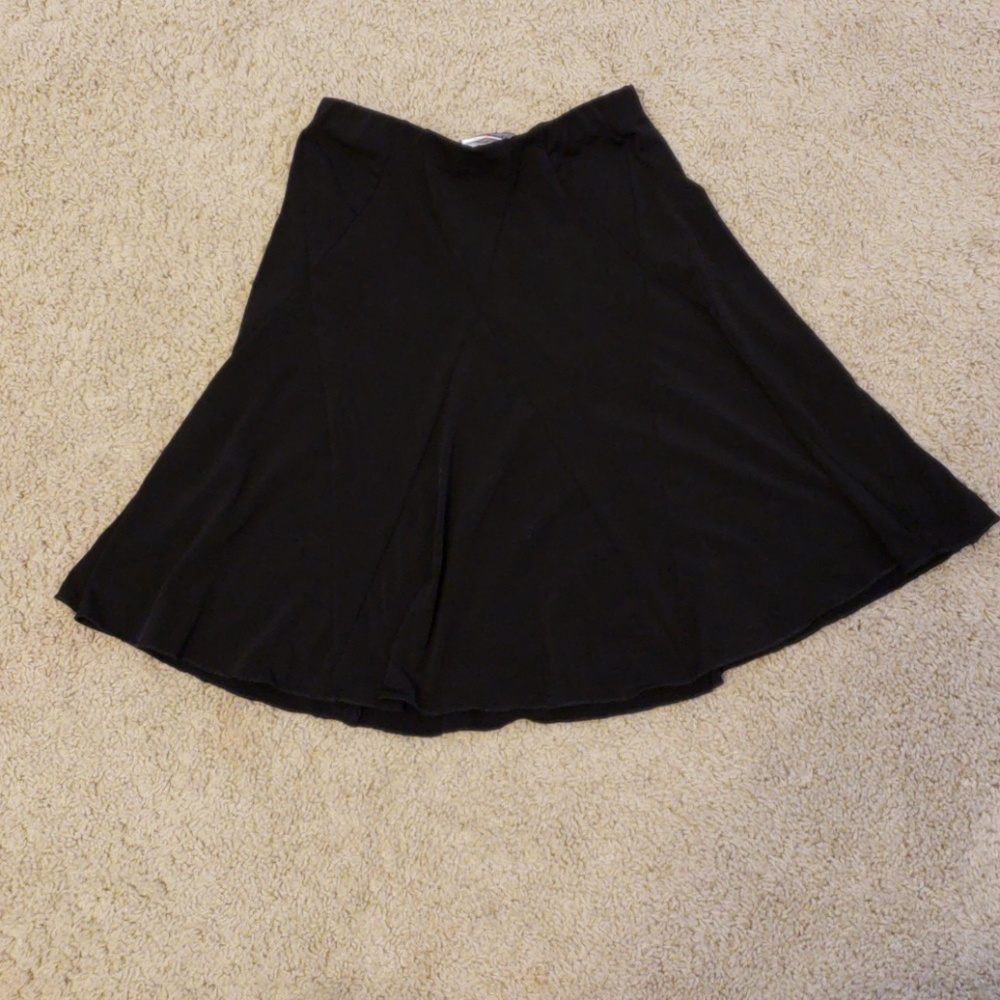 Girls 10 black skirt like new